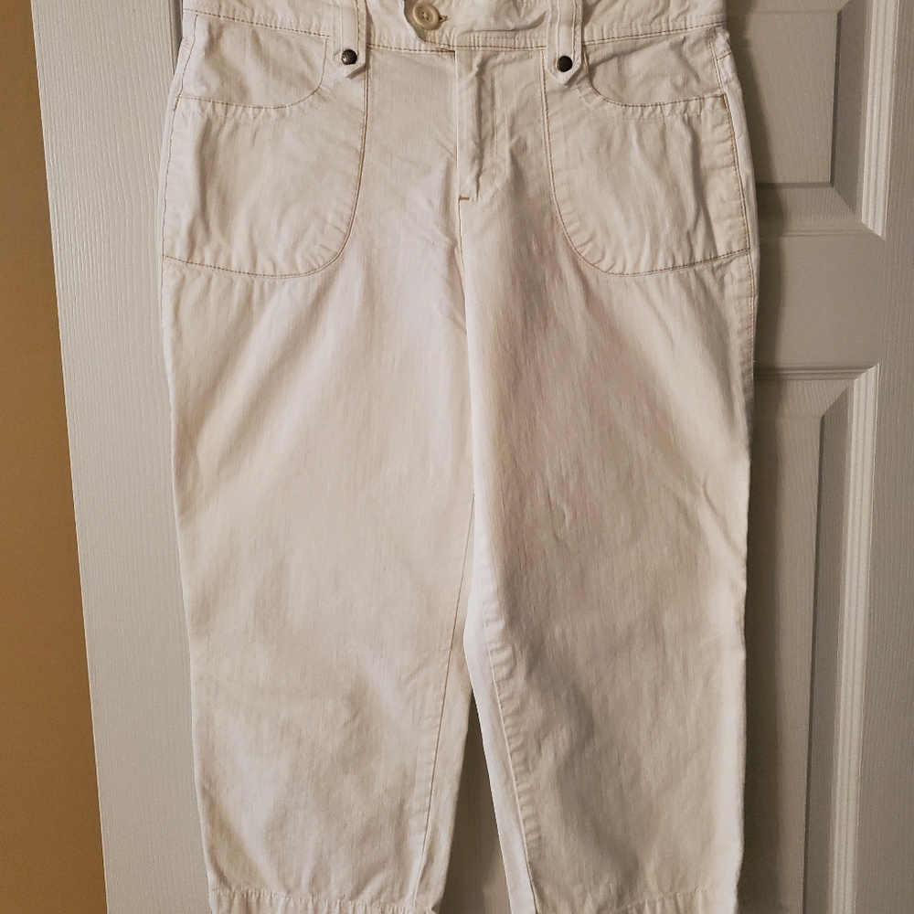 White/Egg Shell capris Gloria Vanderbilt